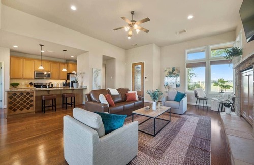 Lakecliff On Lake Travis House | Tee Box Retreat at Lakecliff Country Club