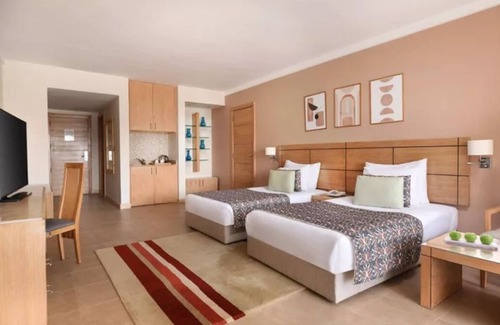 Ain Sokhna Hotel | Tee Off & Wind Down – Golf Mornings, Seaside Evenings l 2 Pool-view Rooms