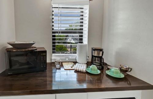 Fredericksburg House | Tejas Suite Walking Distance to Main St!