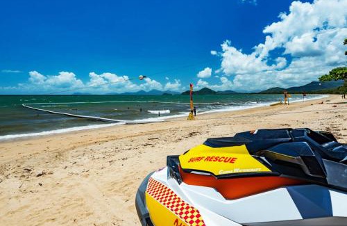 Palm Cove Apartment | Temple 121 Modern Spacious Palm Cove 2 Brm 2 Bth Resort Apartment With Courtyard