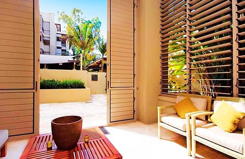 Palm Cove House | Temple 121 Palm Cove With Courtyard