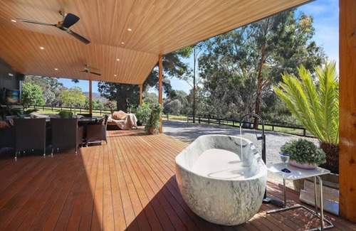 Lima East Cottage | Temple of the Quiet Vale