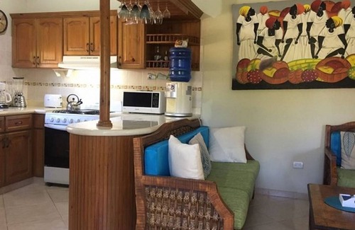 Urbanizacion Tavarez Villa | Tennis/Basket/Soccer courts and a private 3BD villa with pool near shops/bars