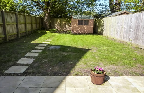 Freshwater Cottage | Tennyson Cottage - a house that sleeps 4 guests in 2 bedrooms