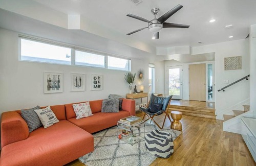 Berkeley Bed & Breakfast | Tennyson St. Luxury Walk Everywhere Sleeps 8!