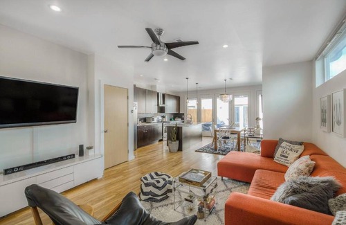 Berkeley Bed & Breakfast | Tennyson St. Luxury Walk Everywhere Sleeps 8!