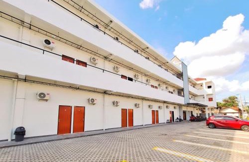 Depok Hotel | Tentram Guesthouse near Amikom Mitra RedDoorz