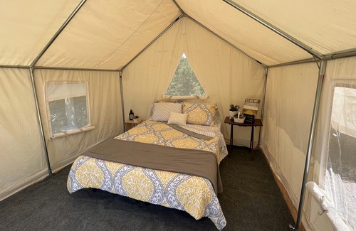 Silver Point RV Rental | Tentrr Signature Site - Goose at Defenders Retreat - Coleman Outfitted Site