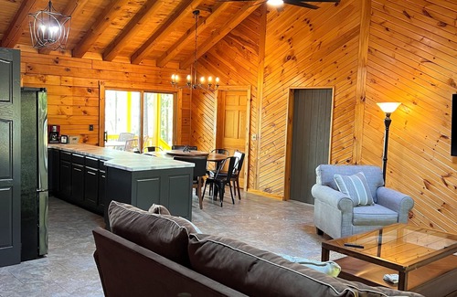 Henrico House | Tequila Sunrise supreme lake access on Pea Hill creek - Lake Gaston