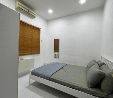 Central Seberang Perai House | Teratak LS Homestay