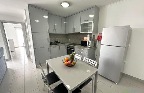 Angra do Heroismo Apartment | Terraço e vista deslumbrante no centro de Angra