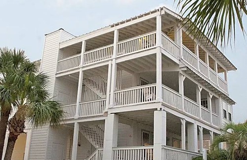 Tybee Island Apartment | Terrace 1st Floor - Classic Studio Suite
