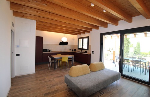 Lazise Villa | Terrace 2. Two-bedroom cottage with lake view