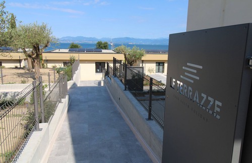 Lazise Villa | Terrace 2. Two-bedroom cottage with lake view