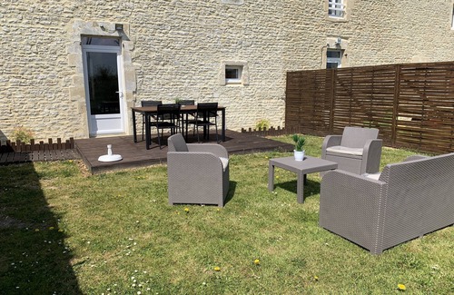 Tracy-sur-Mer Apartment | Terrace gîte 1.5 km from the D-Day landing beaches