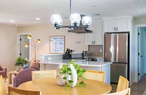 Largo House | Terrace Haven- 1 mile to beaches