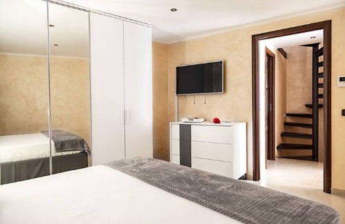 Old Town Apartment | Terraces in the court (house in the center of Bari) CIS: BA07200691000006853