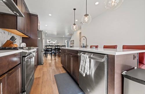 Mountain Green House | Terrapin Basin Ro5939| Pool | Hot Tub | Desk