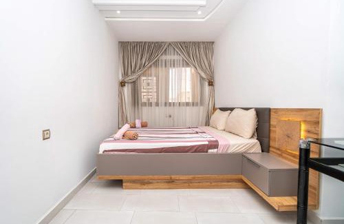 Tangier Apartment | Terrasse et Confort centre de Tanger, Charmant 2 ch spacieux, clim, WiFi, vue dégagée