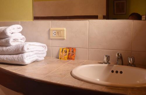 Coronel Moldes Hotel | Terrazas Del Lago