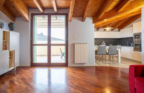 Desenzano del Garda Apartment | Terrazza incanto, con terrazza e garage