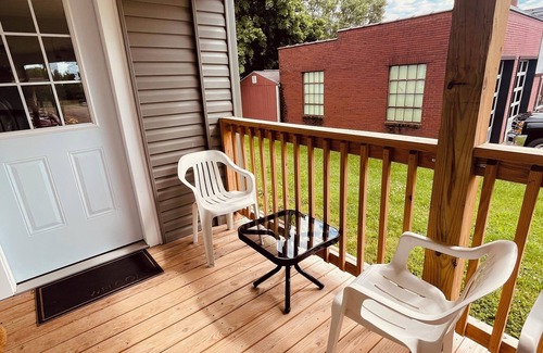 Dalton Apartment | Terrific 2-bedroom apartment up to 5 people Dalton with AC, WiFi