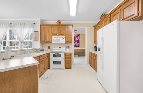 Charlotte House | Terrific 5-bedroom house in Charlotte with AC, WiFi, and entertainment for all!