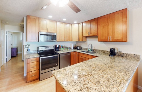 Ualapue Apartment | Terrific Condo w/Free WiFi, Shared Pool, Tennis Court, Water Views, Shared W/D