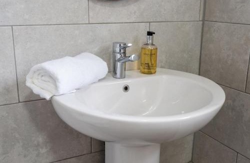 Wolverhampton Apartment | Tettenhall Lodge Studio