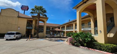 Edinburg Hotel | Texas Inn and Suites RGV