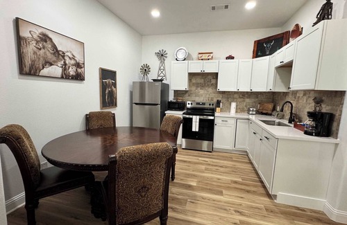 Nederland House | Texas Ranch 2BR 1BA S
