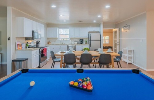 Wetmore House | Texas Vacation Home with GameRoom, Firepit & POOL by Fiesta Texas