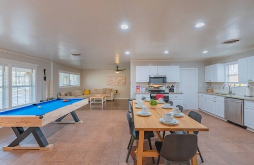 Wetmore House | Texas Vacation Home with GameRoom, Firepit & POOL by Fiesta Texas
