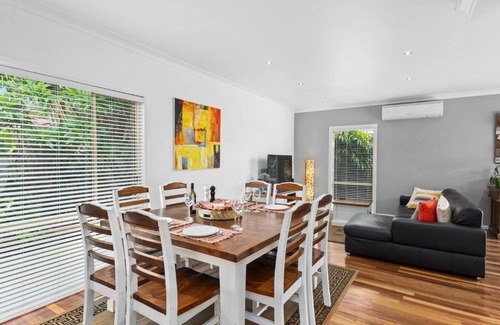 East Corrimal House | Thalassa Escape - Coastal Chic with Balinese Patio