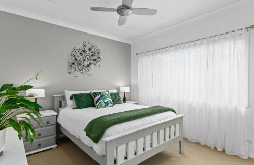 East Corrimal House | Thalassa Escape - Coastal Chic with Balinese Patio