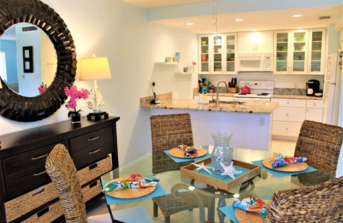 Boca Grande Condo | Thanksgiving is open just for you! Discounted rates. Come to Boca’s beaches!
