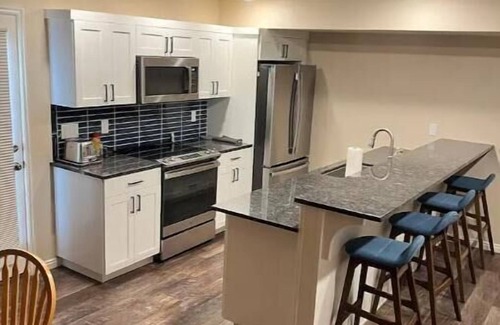 New Harmony Apartment | That Place with the great views.