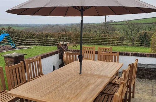 Bude Cottage | Thatched Cottage With Private Indoor Pool Set In 3/4 Acre Of Grounds