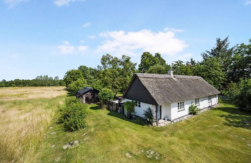 Ørsted Villa | Thatched farmhouse 400 meters from the water