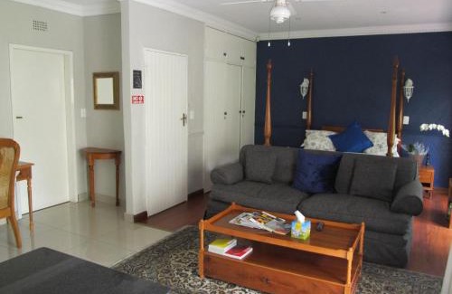 Greater Johannesburg Metropolitan Area House | Thatchfoord Lodge