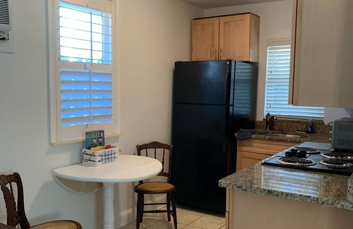 Flagler Beach Cottage | The 1/2 Nest, downtown cottage, 1 block to the beach & restaurants. dog friendly