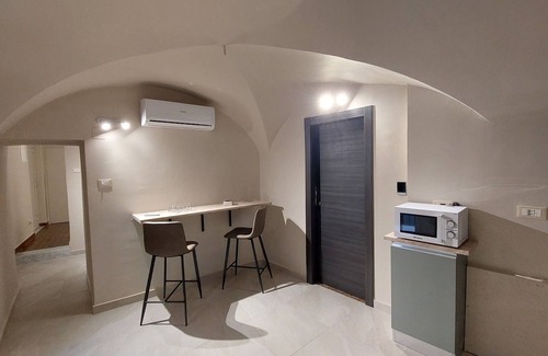 Old Town Condo | The 3 Principi Garibaldi Suites & Apartment in the center, a few steps from the Duomo