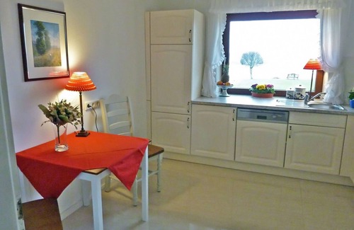 Ellenberg Apartment | The 4-star vacation apartment "Möwe" is located in a multi-party house in the beautiful town of Kappeln, with direct access to the Baltic Sea fjord Schlei and is very suitable for discerning connoisseurs, families with children and hobby anglers