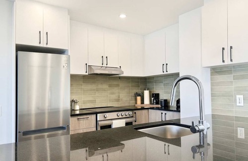 Saint-Roch Apartment | The 708 | For 4 | Free Parking | Pool + BBQ