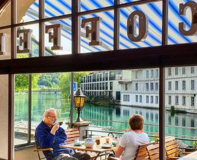 Unterseen Hotel | The Aarburg Hotel & Café