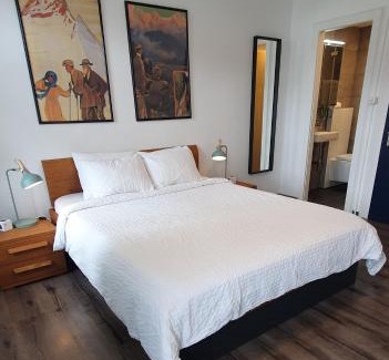 Unterseen Hotel | The Aarburg Hotel & Café