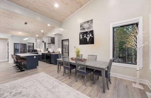 Town of Diana House | The absolute perfect state-of-the-art 66-acre retreat! NORWEGIAN WOODS