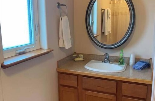 Fairbanks Apartment | The Adamina - Kenai Suite