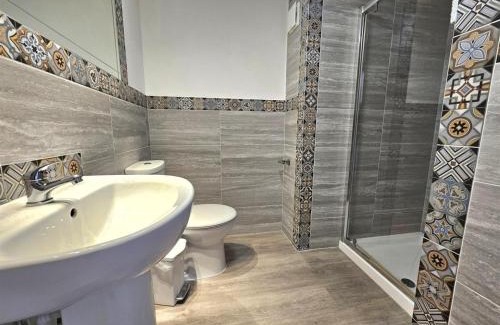 Gloucester House | The Albert Hotel