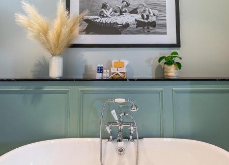 Freshwater Bay Hotel | The Albion